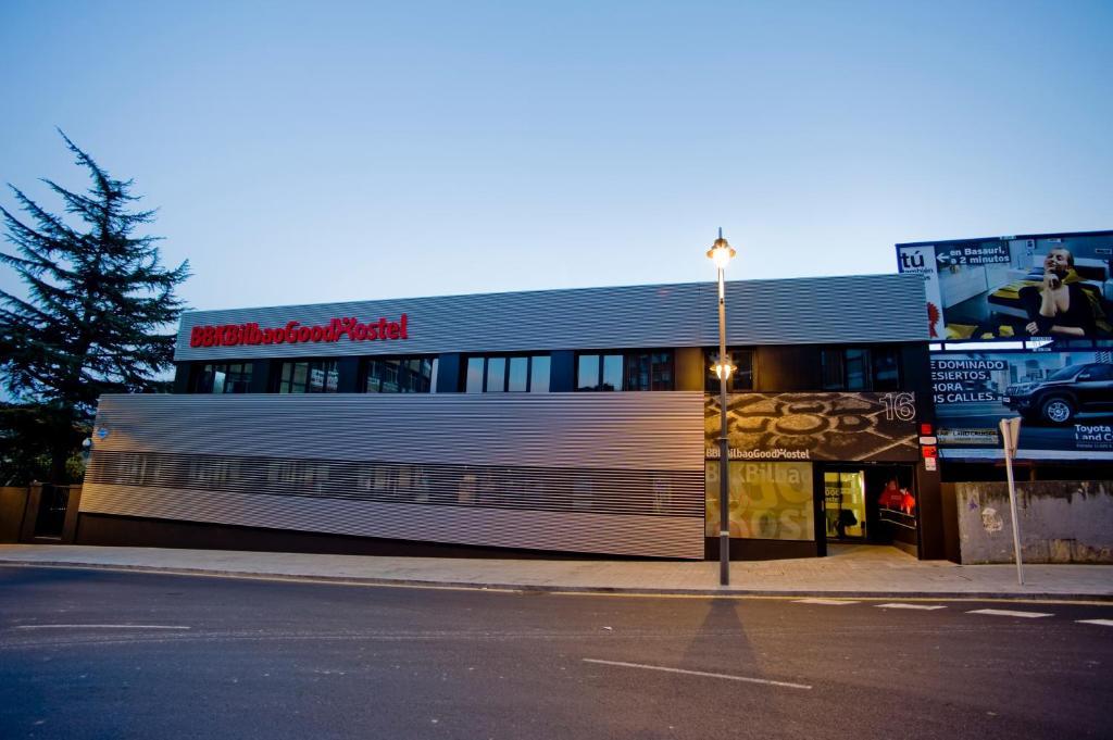 Bbk Bilbao Good Hostel מראה חיצוני תמונה
