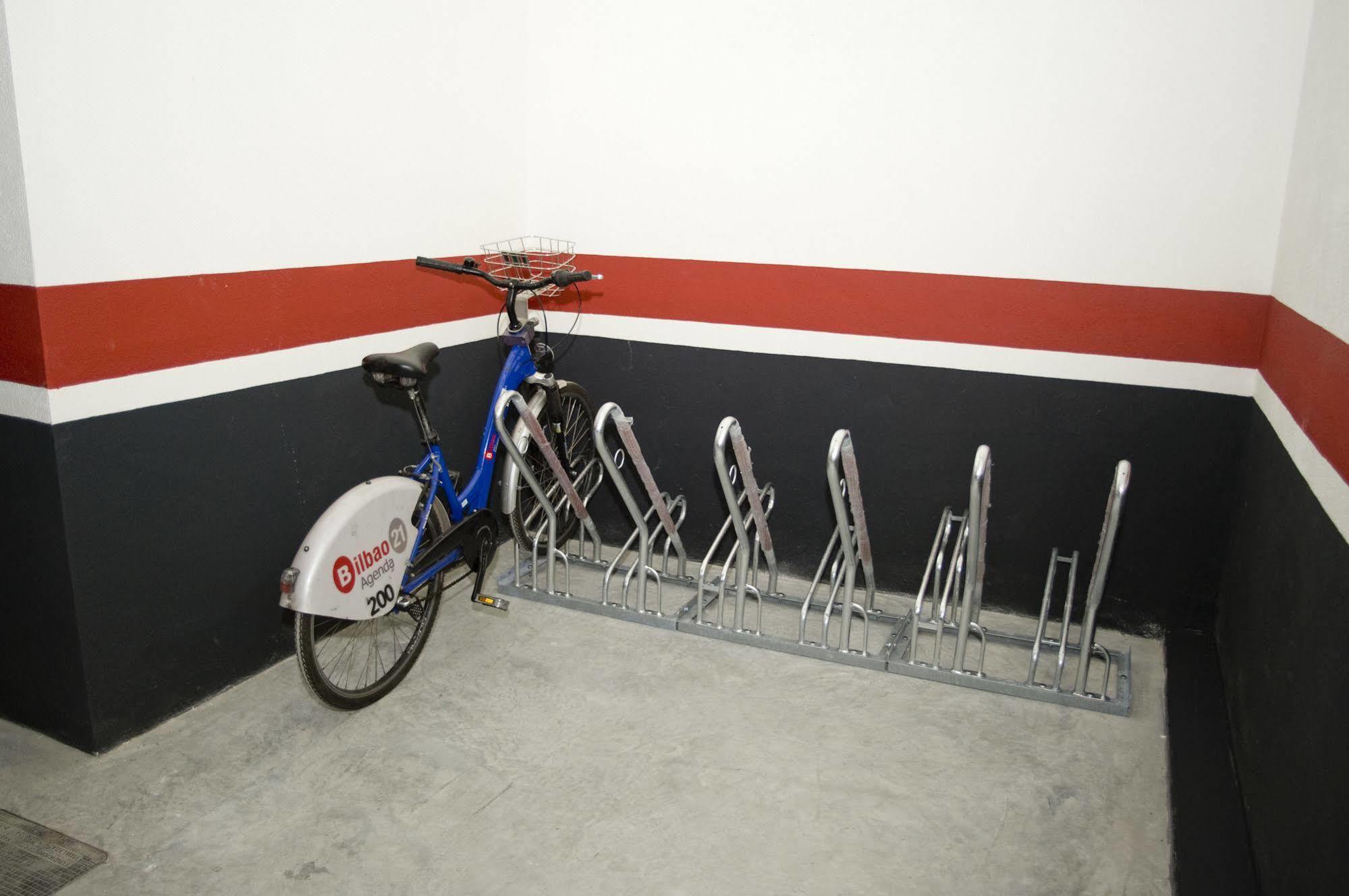 Bbk Bilbao Good Hostel מראה חיצוני תמונה